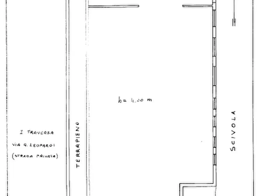 Immagine 22 di Magazzino in vendita  in Via Giacomo Leopardi, 21 a Gravina Di Catania