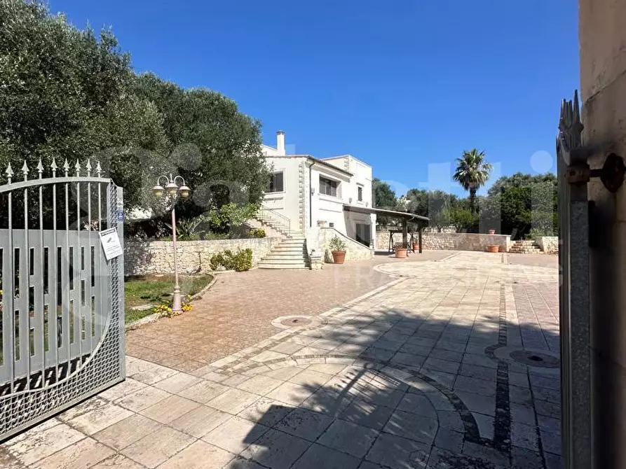 Immagine 4 di Villa in vendita  in Contrada camere, sn a Ostuni