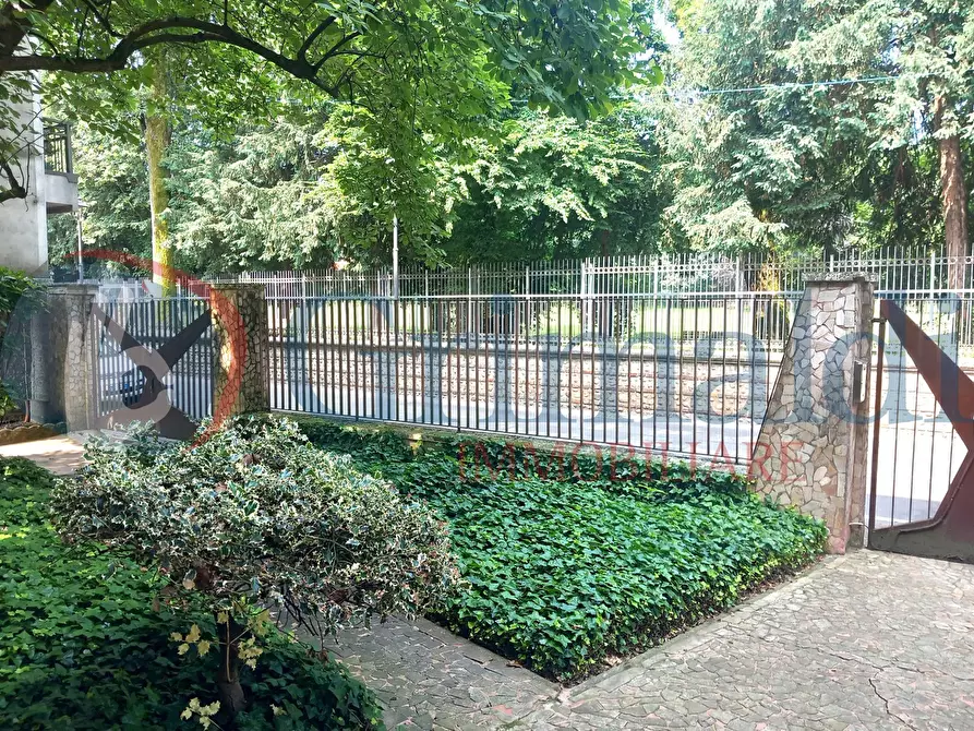 Immagine 8 di Villa in vendita  in Via Dante Alighieri, 15 a Limbiate