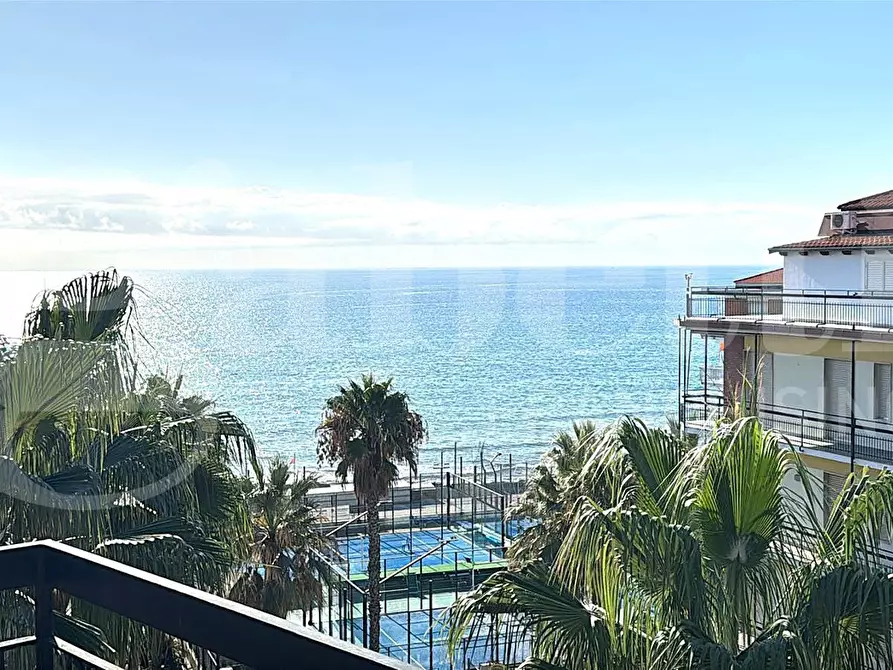 Immagine 1 di Appartamento in vendita  in Via Caprera, 13 a Andora