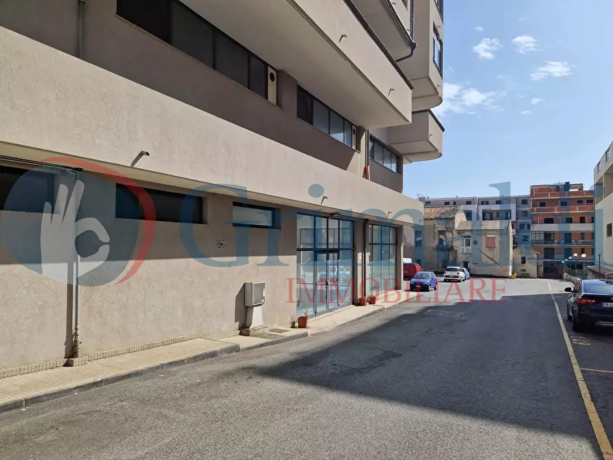 Immagine 8 di Negozio in vendita  in Via Adolfo Celi, 185 a Messina