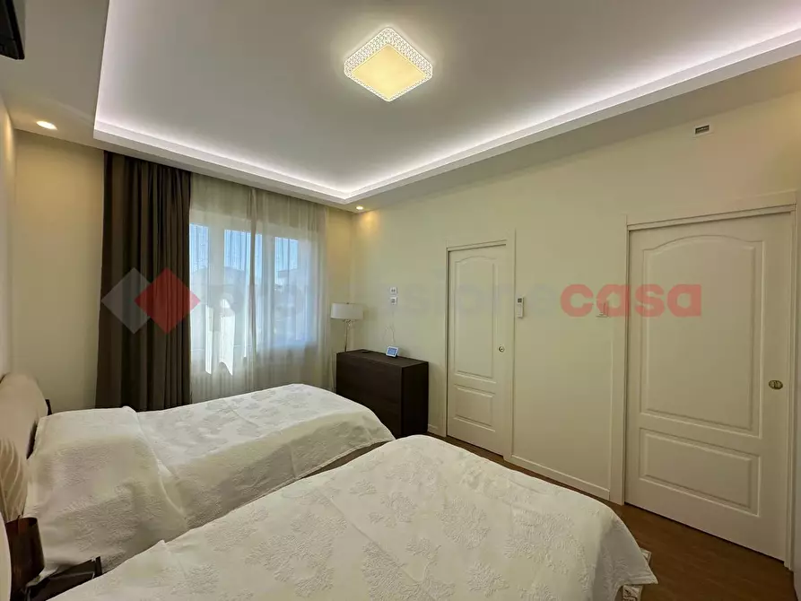 Immagine 39 di Villa in vendita  in Via Delle Robinie a Opera