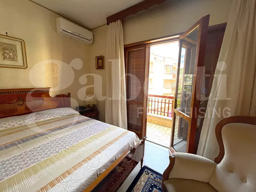 Immagine 38 di Casa trifamiliare in vendita  in Via Calegna, 51 a Gaeta