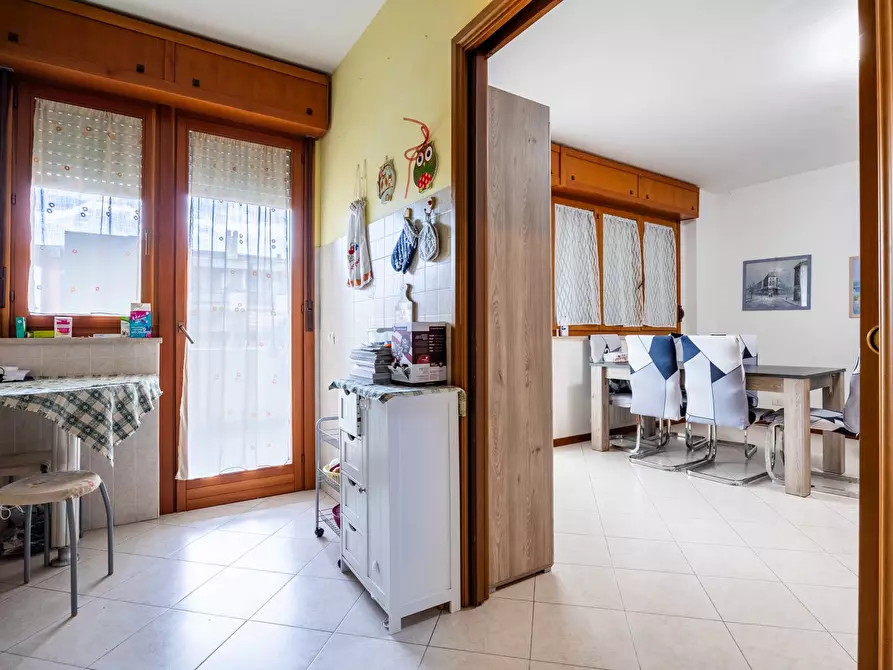 Immagine 8 di Appartamento in vendita  in Via Pia Nalli a Roma