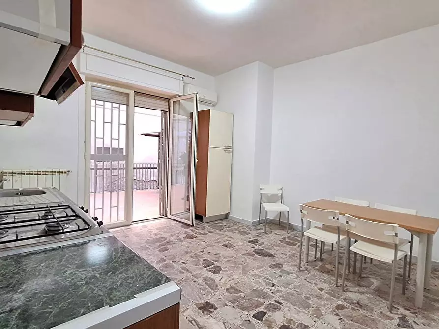 Immagine 12 di Appartamento in affitto  in Via Carriera Grande a Napoli