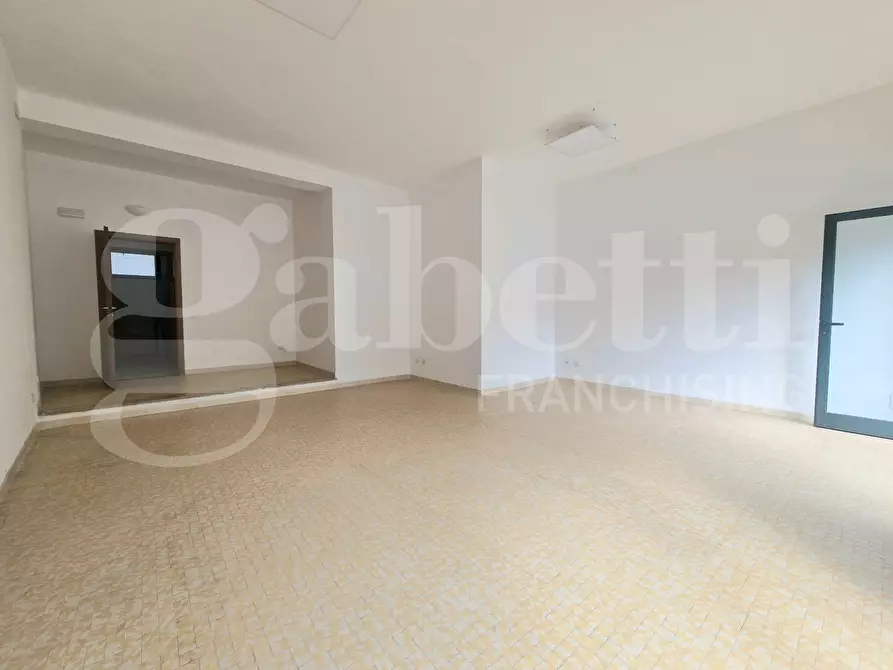 Immagine 3 di Negozio in affitto  in Via san gemiliano, 57 a Sestu