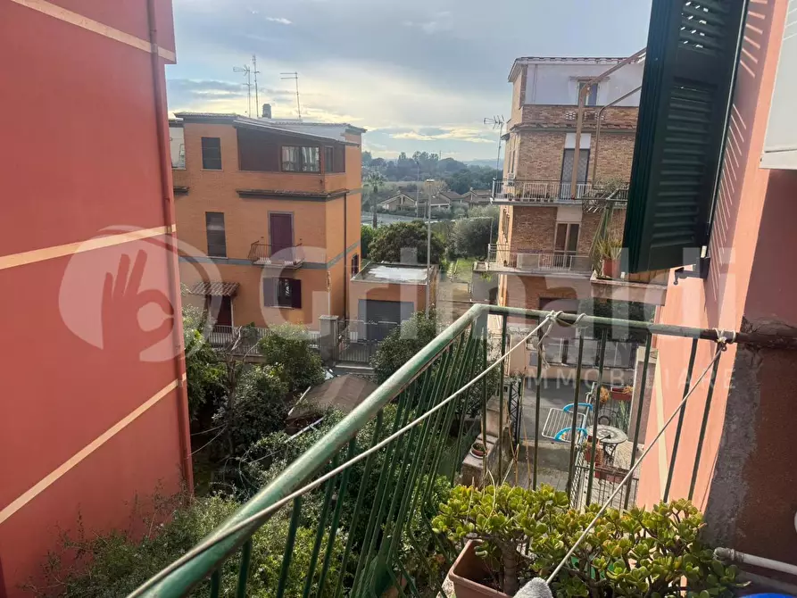 Immagine 5 di Appartamento in vendita  in Via Dei Rangoni, 56 a Roma