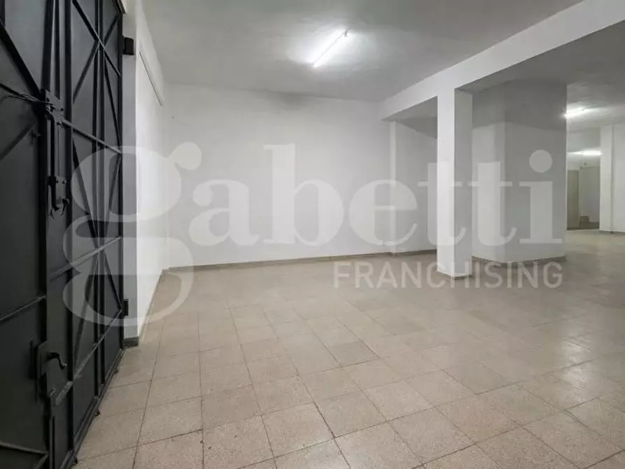 Immagine 2 di Laboratorio in vendita  in Via Tito Speri a Ostuni