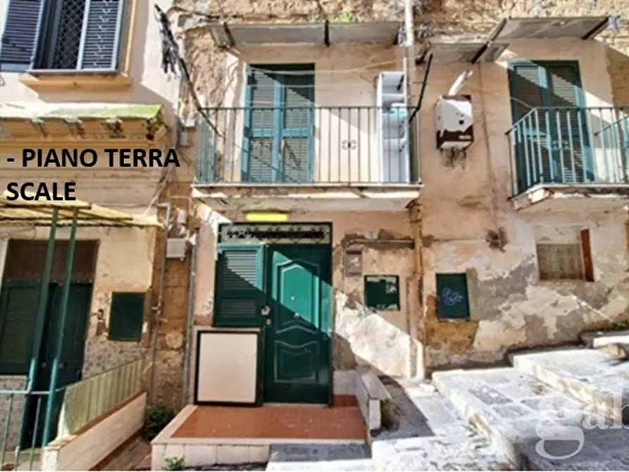 Immagine 9 di Palazzo in vendita  in Via Salita del Petraio a Napoli