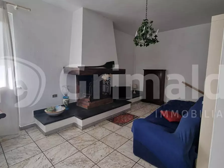 Immagine 1 di Casa bifamiliare in vendita  in Via POVEROMO, 1 a Massa