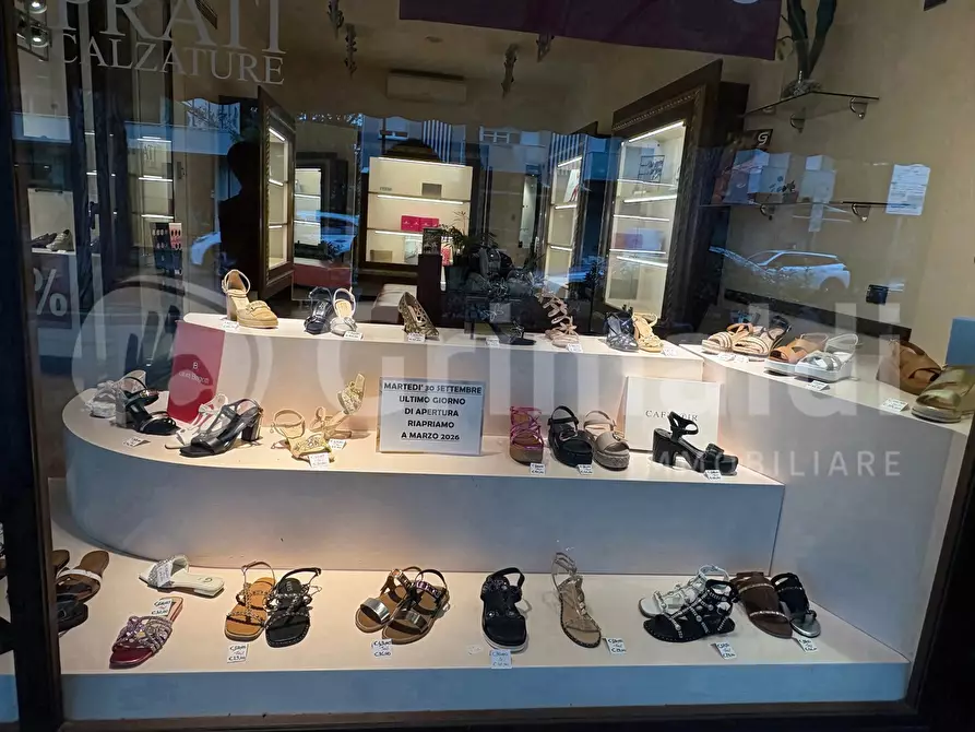 Immagine 1 di Negozio in vendita  in Viale Gramsci, 0 a Cervia