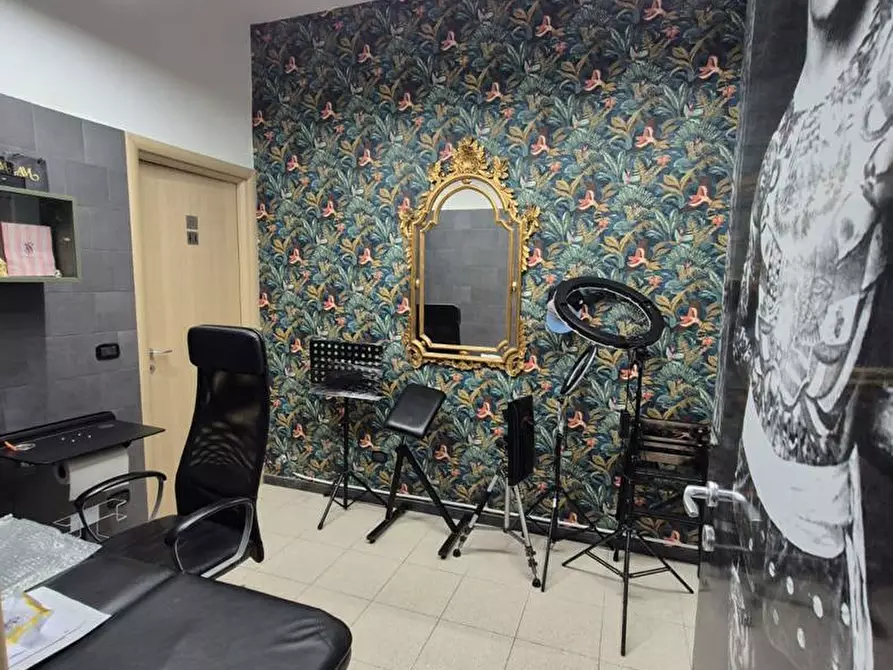 Immagine 32 di Negozio in vendita  in Via Vesuvio, 195 a Trecase