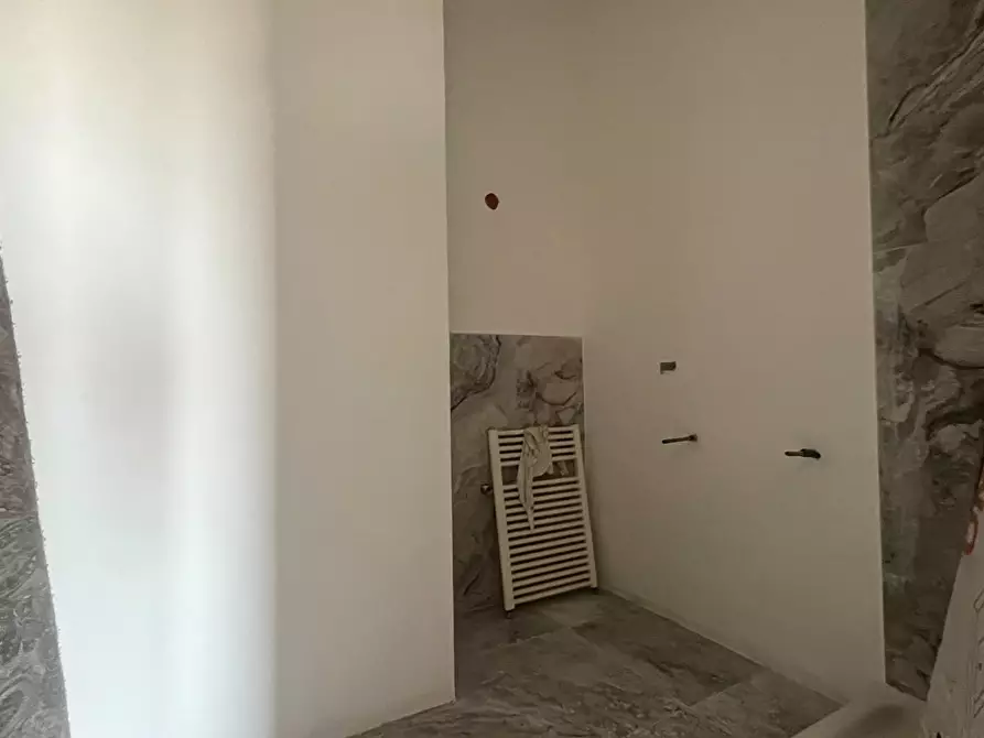 Immagine 8 di Appartamento in vendita  in Via Fiorenzo Tomea, 15 a Roma