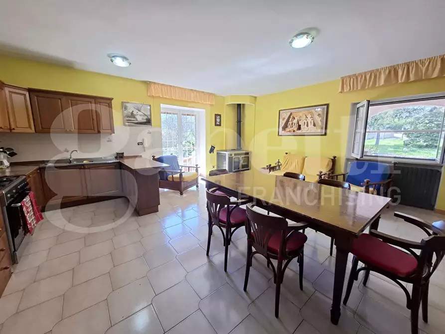 Immagine 12 di Casa indipendente in vendita  in LocalitÃ  Collepiano, 52 a Balsorano