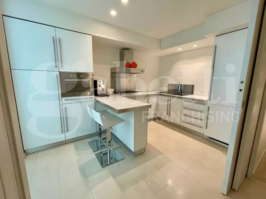 Immagine 26 di Villa in vendita  in Via Tondo Gioieni a Catania