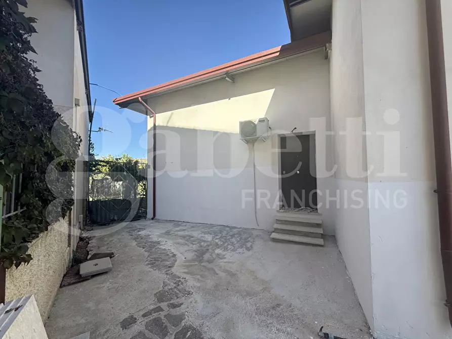 Immagine 24 di Casa indipendente in vendita  in Viale MAGNA GRECIA, 128/B a Catanzaro
