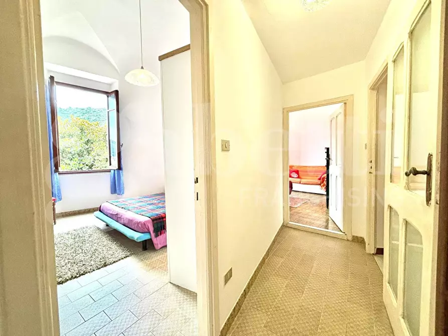 Immagine 15 di Appartamento in vendita  in Via Calvisio a Finale Ligure