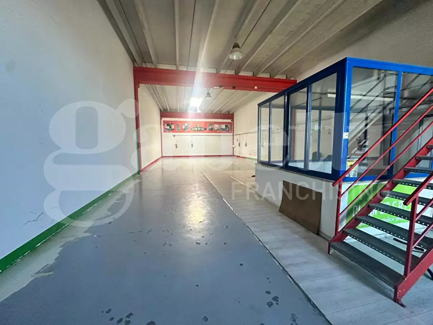 Immagine 10 di Capannone industriale in affitto  in Via Mauro ContÃ² a Bisceglie