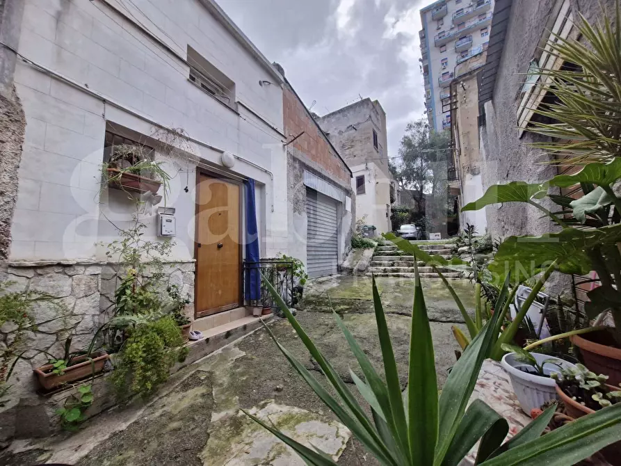 Immagine 1 di Casa indipendente in vendita  in Via Domenico Bergamini a Palermo