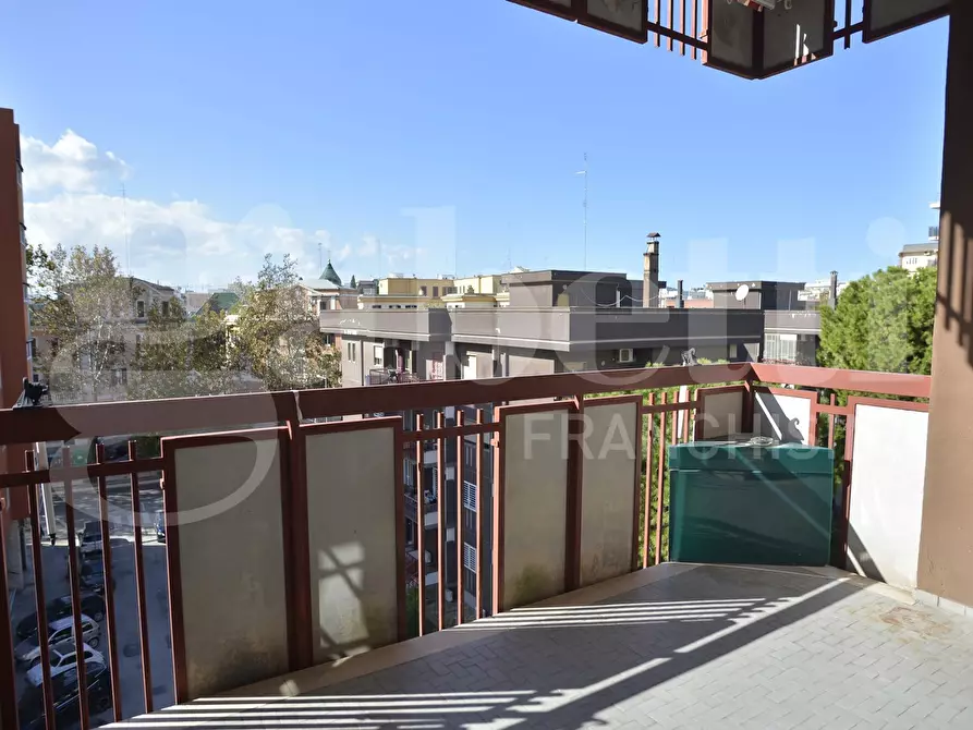 Immagine 9 di Appartamento in vendita  in Viale delle Repubblica, 60 a Bari