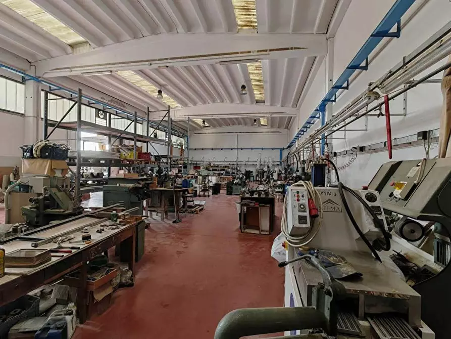 Immagine 8 di Capannone industriale in vendita  in Via Papa Giovanni XXIII, 159 a Trani