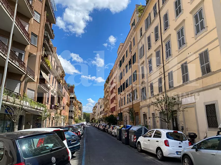 Immagine 9 di Negozio in vendita  in Via Trionfale, 98 a Roma