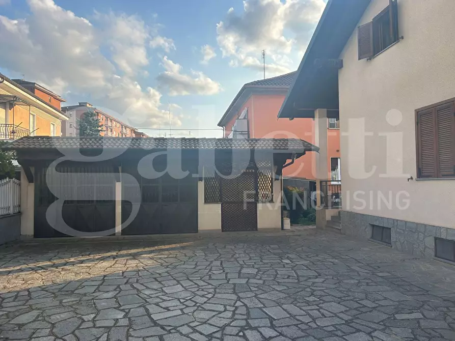 Immagine 33 di Villa in vendita  in Via Bellini a Orbassano