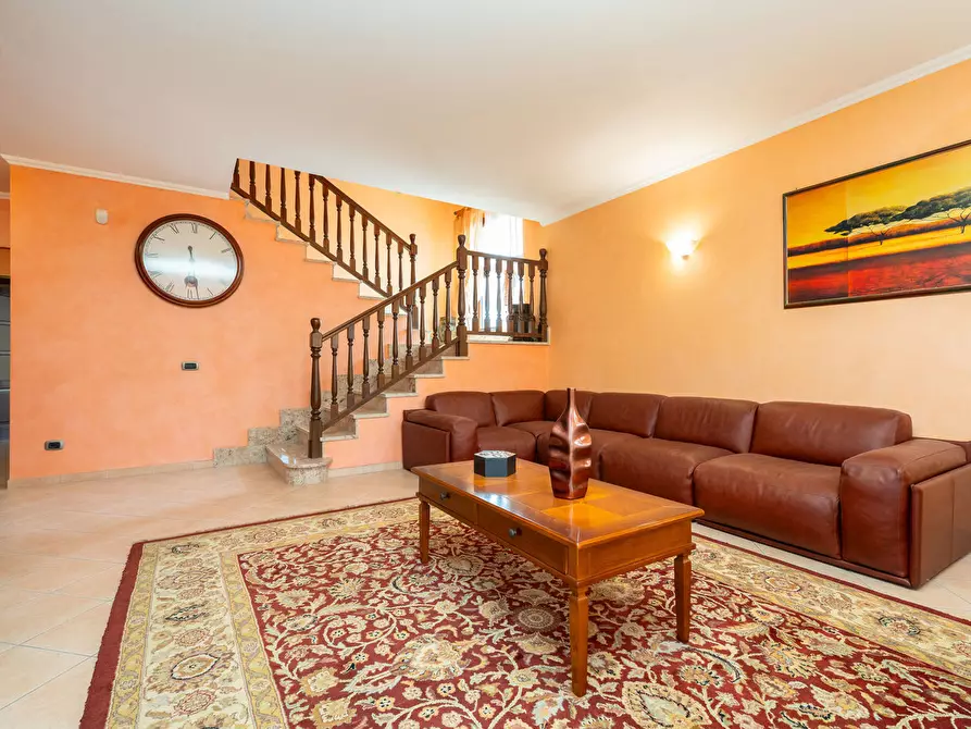 Immagine 9 di Villa in vendita  in Viale Veneto a Orbassano