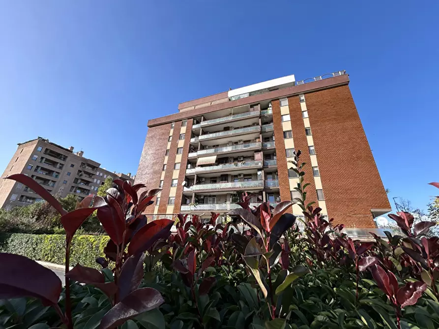 Immagine 1 di Appartamento in vendita  in Via di Decima, 256 a Roma