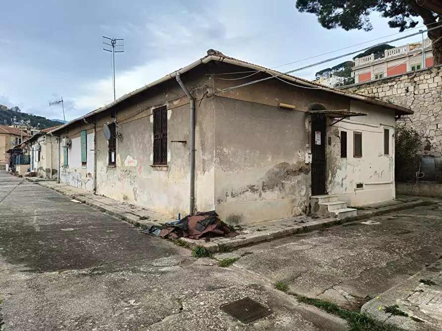 Immagine 27 di Casa indipendente in vendita  in Viale Italia, 45 a Messina