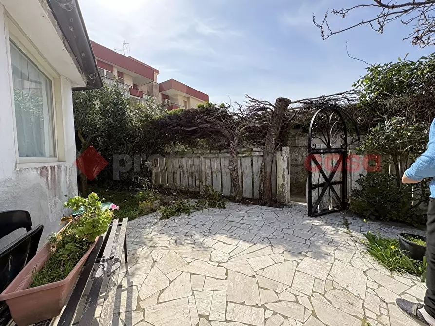 Immagine 46 di Baita in vendita  in Viale EUROPA, 267 a Terracina