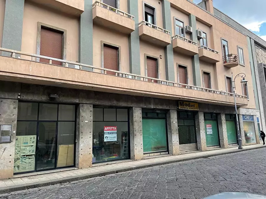 Negozio in affitto in Via I Settembre, 76 a Messina