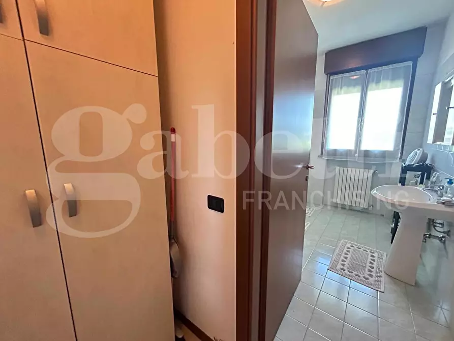 Immagine 2 di Appartamento in vendita  in Via FERRUCCIO TAGLIAVINI a Reggio Nell'emilia