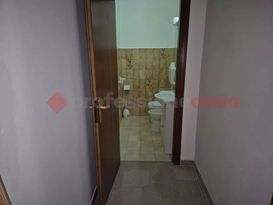 Immagine 11 di Negozio in vendita  in Via DON LUIGI MONZA, 18 a Brindisi