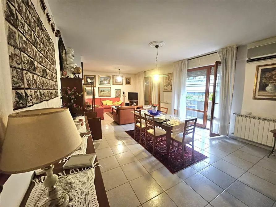 Immagine 2 di Appartamento in vendita  in Via FANTONI, 1 a Massa