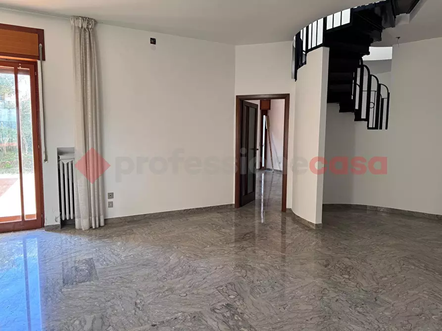 Immagine 15 di Villa in vendita  in Via VILLA INDIPENDENTE IN VIALE PRIMO MAGGIO, SNC a Filiano