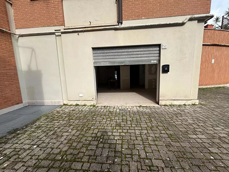 Immagine 19 di Negozio in vendita  in Via Marcello Gallian, 50 a Roma