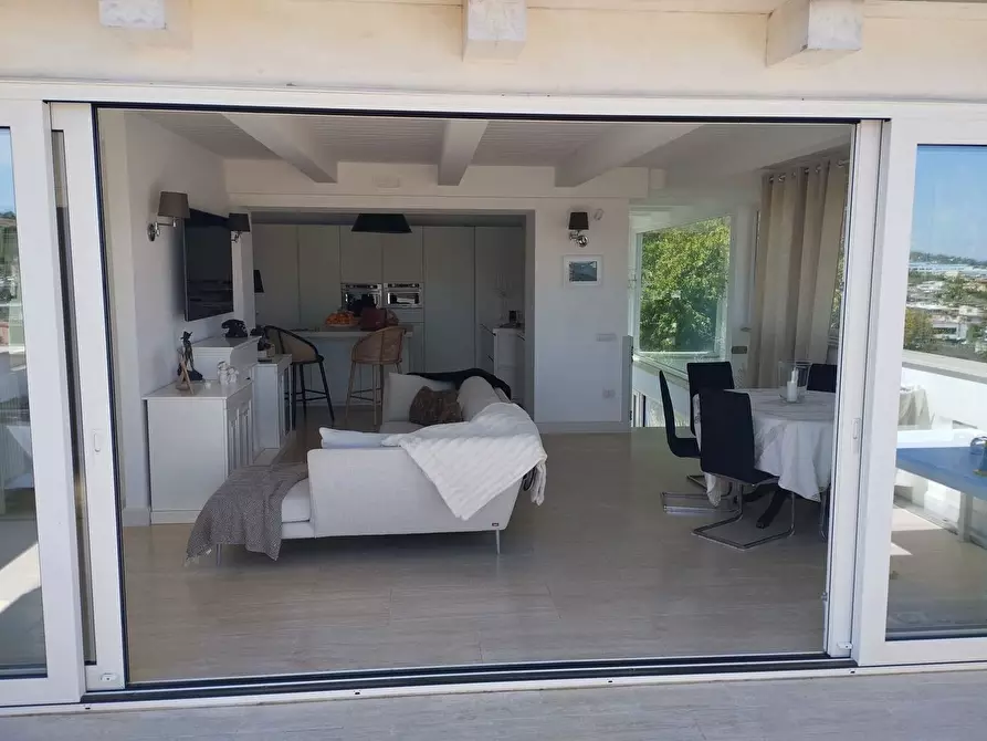 Immagine 8 di Villa in vendita  in Via caranfe a Monte Di Procida