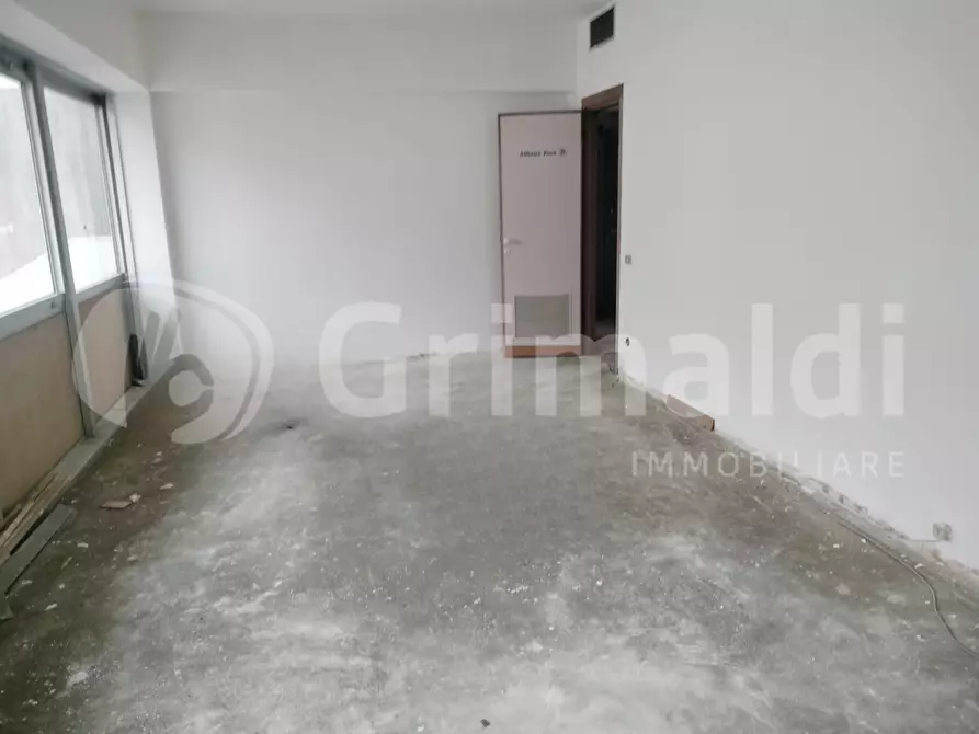 Immagine 10 di Ufficio in vendita  in Via MARINA VECCHIA, 1 a Massa