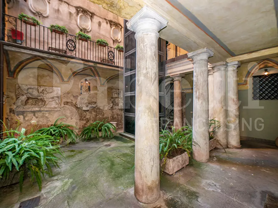 Immagine 5 di Appartamento in vendita  in Via di Parione, 17 a Roma