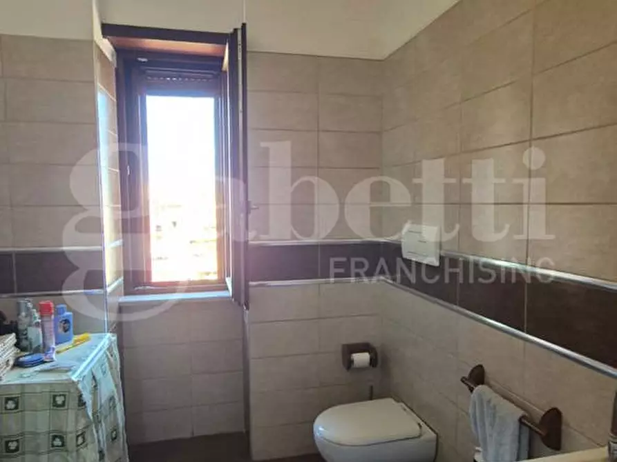 Immagine 30 di Appartamento in vendita  in Corso Umberto I, 68 a Torre Annunziata