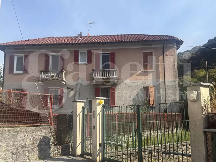 Immagine 1 di Casa indipendente in vendita  in Via Fornaci, snc a Valbrona