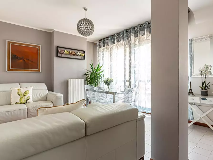 Immagine 4 di Appartamento in vendita  in Via Gioacchino Rossini, 2 a Legnano