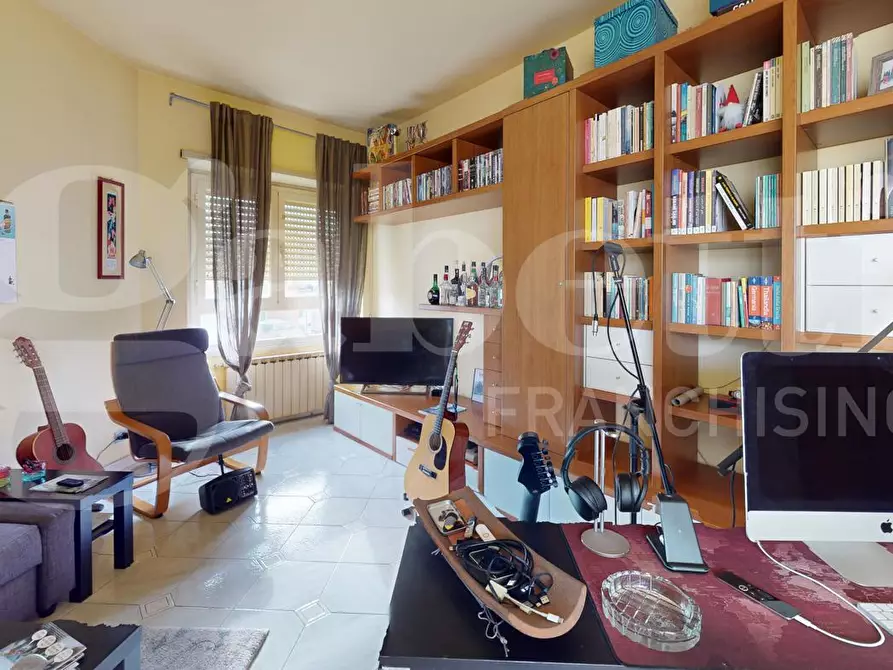 Immagine 2 di Appartamento in vendita  in Via della Pisana a Roma