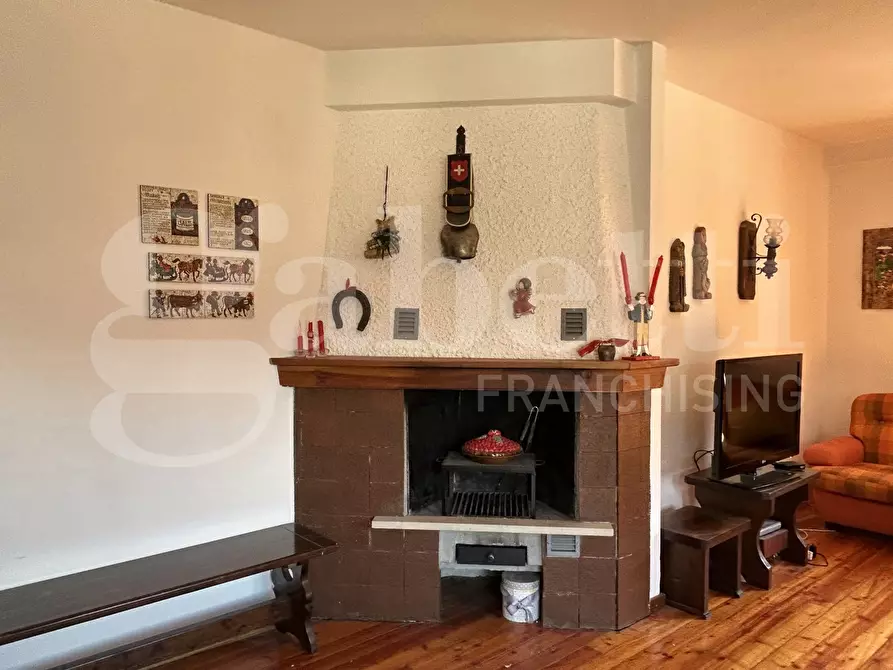 Immagine 10 di Appartamento in vendita  in Via Corno D'Aola, 5 a Ponte Di Legno