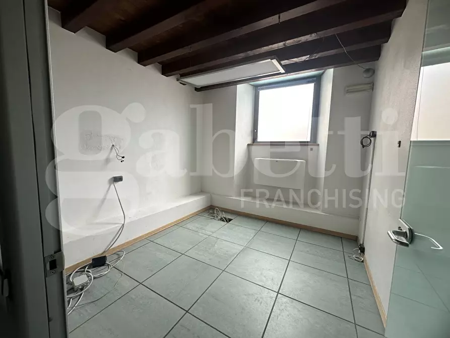 Immagine 19 di Attività commerciale in affitto  in Via Roma, 20 a Albese Con Cassano