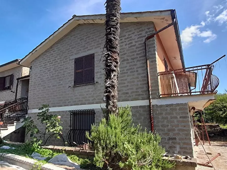 Immagine 4 di Villa in vendita  in Via CANALE, 86 a Manziana