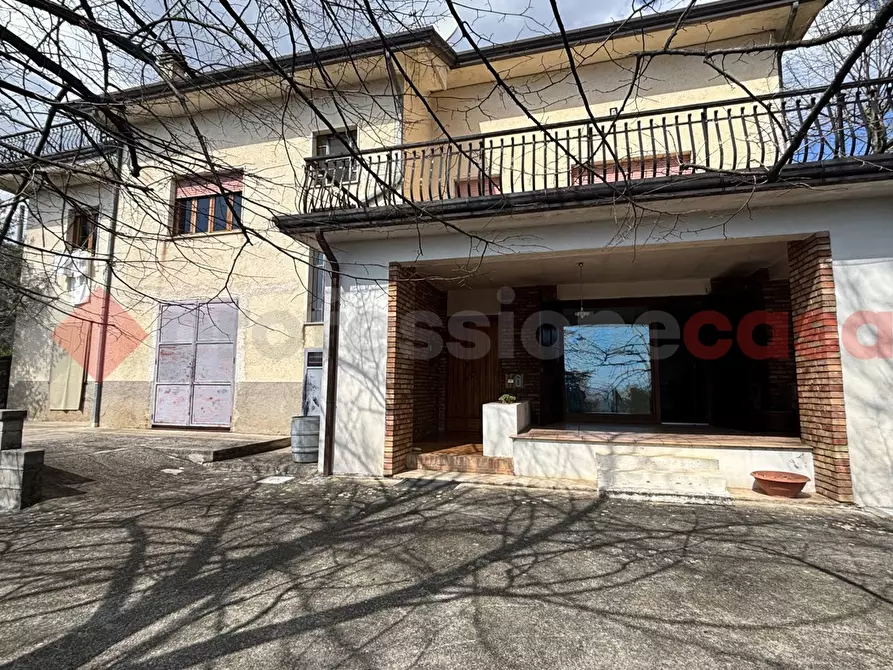 Immagine 1 di Villa in vendita  in Strada Regionale 155, 37 a Alatri