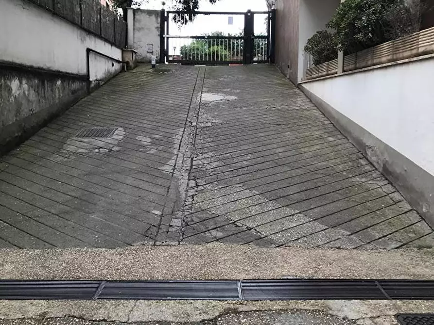 Immagine 6 di Box auto in vendita  in Via Silvestri, 240 a Roma