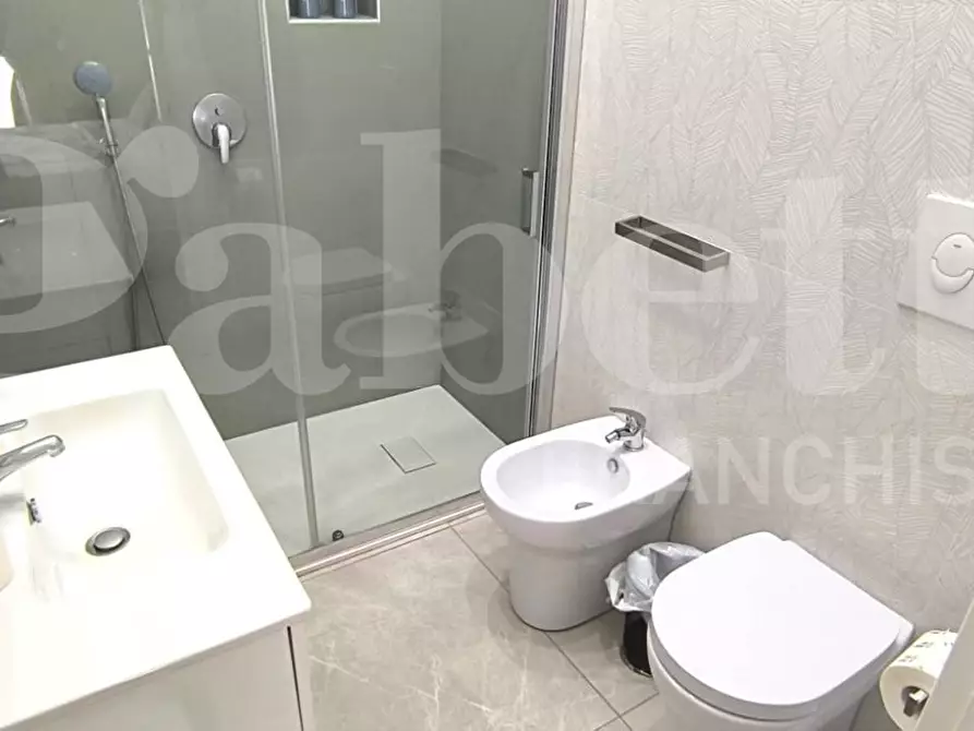 Immagine 13 di Appartamento in vendita  in Corso Garibaldi a Napoli